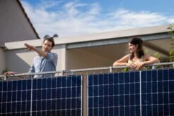 EET Solaranlage LightMate+ Balkon Plug-in Photovoltaik System 600W Schuko-Kabel 8 EET Solaranlage LightMate+ Balkon Plug-in Photovoltaik System 600W Schuko-Kabel -Kessler-Shop 8600335800 55810 prod 003